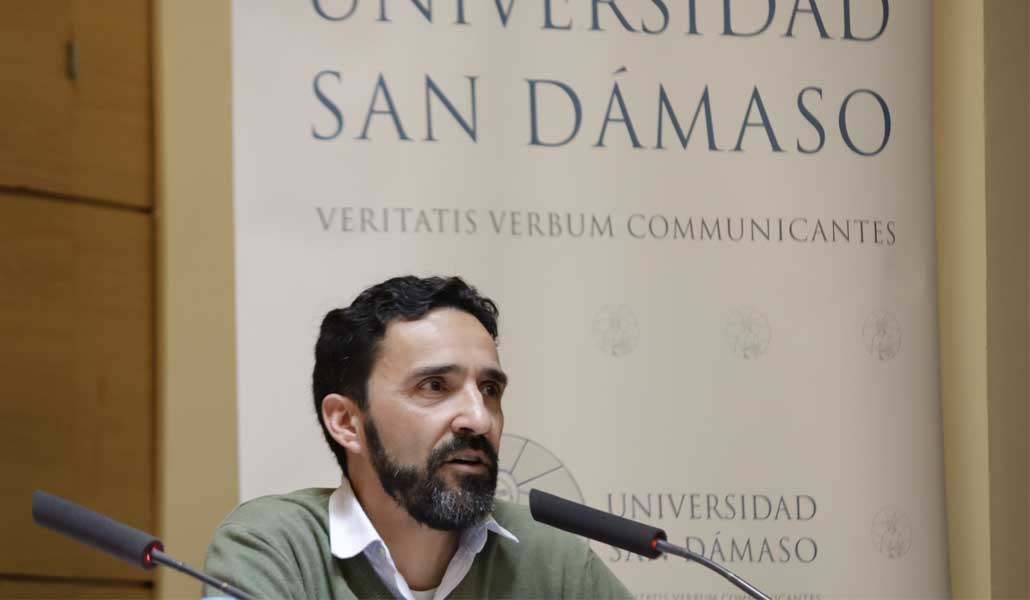Javier Lorenzo, durante la intervención