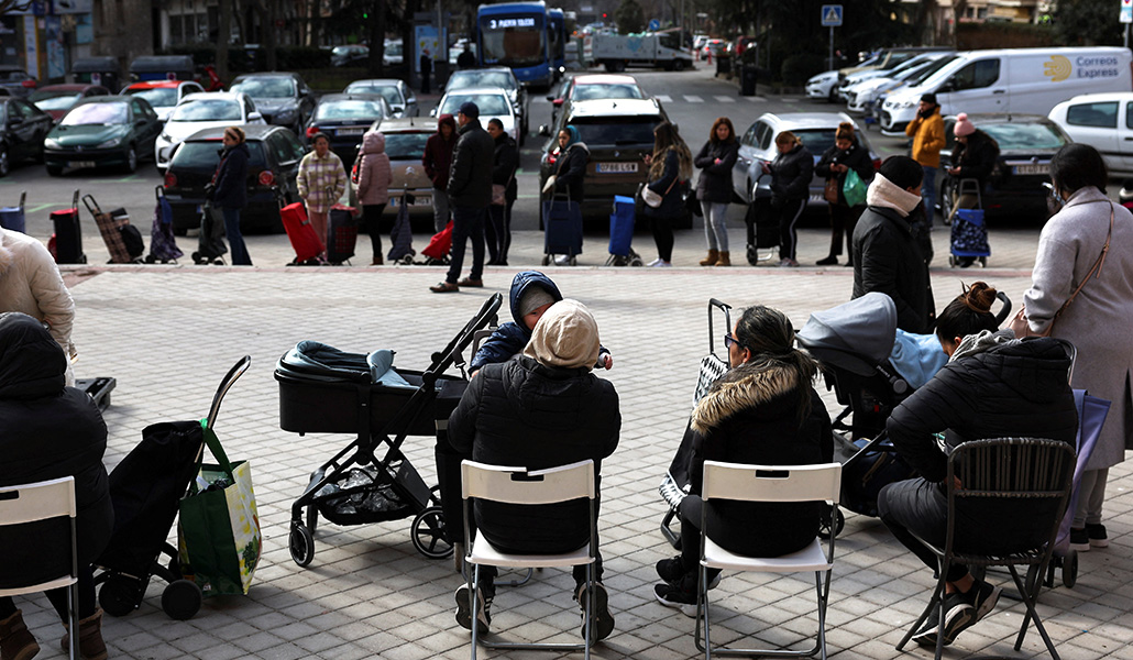 Las colas del hambre en la Fundación Madrina siguen siendo una realidad