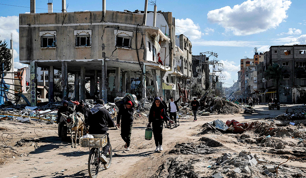 Edificios destruidos junto al campamento de refugiados palestinos de Maghazi