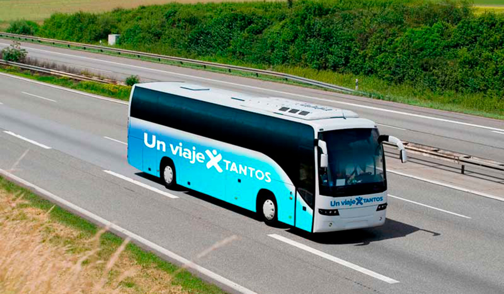 El autobús en el que se desplazarán los protagonistas de 'Un viaje Por tantos'