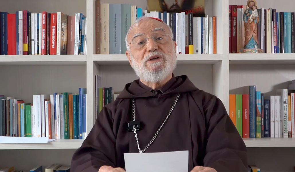 Raniero Cantalamessa durante una de las meditaciones