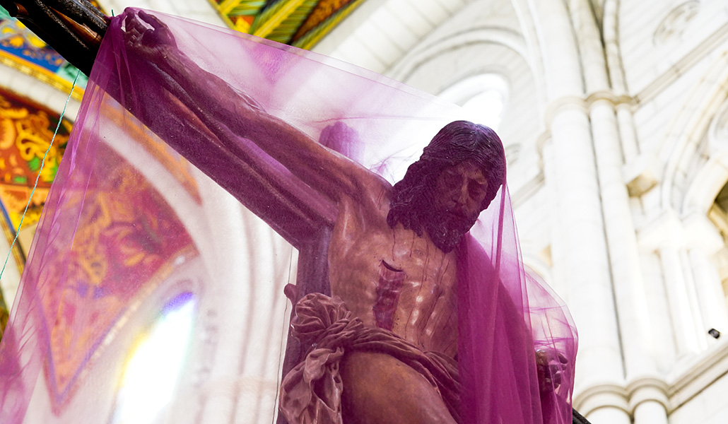 Crucificado de Juan de Mesa de la catedral de Madrid, el Viernes Santo de 2023