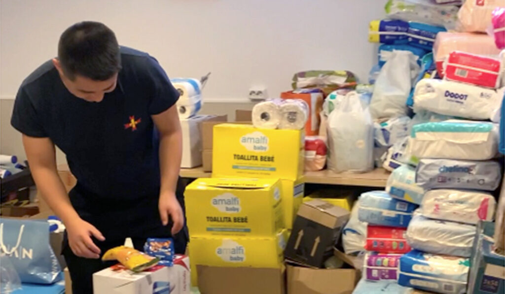Álvaro Koppers organiza las donaciones