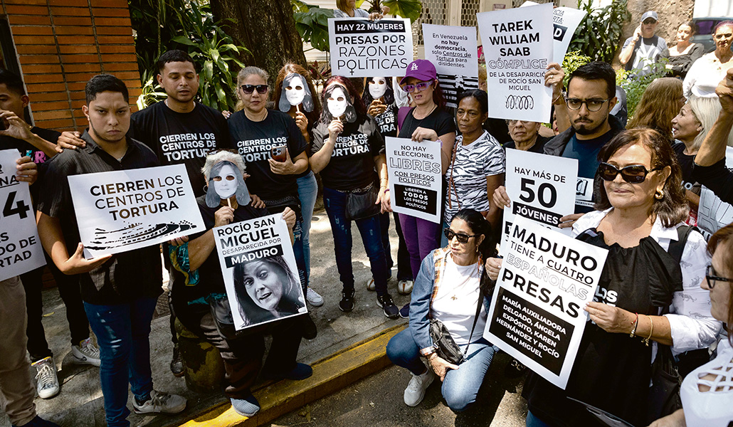 Protestas para pedir la liberación de Rocío San Miguel frente a la Embajada de España en Caracas el 20 de febrero