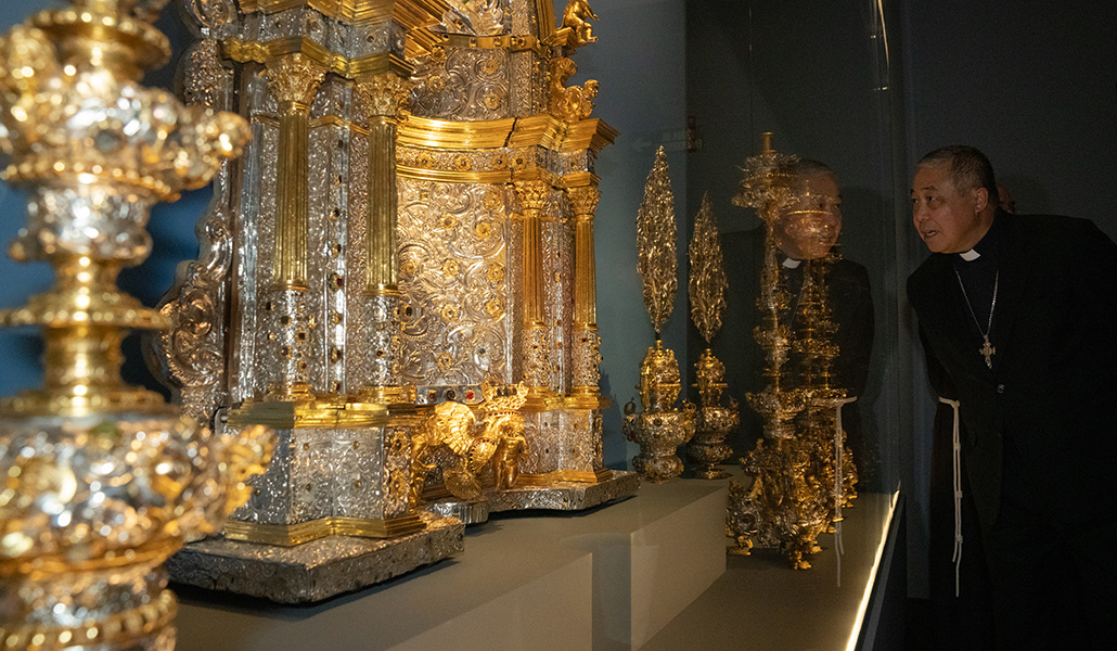 El nuncio del Papa en España, Bernardito Auza, durante la inauguración de la exposición el 21 de marzo de 2024