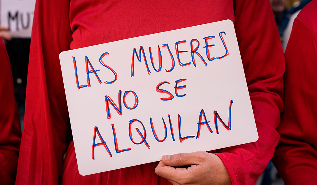 Manifestación contra la gestación subrogada, frente al ministerio de Justicia en Madrid, en abril del año pasado