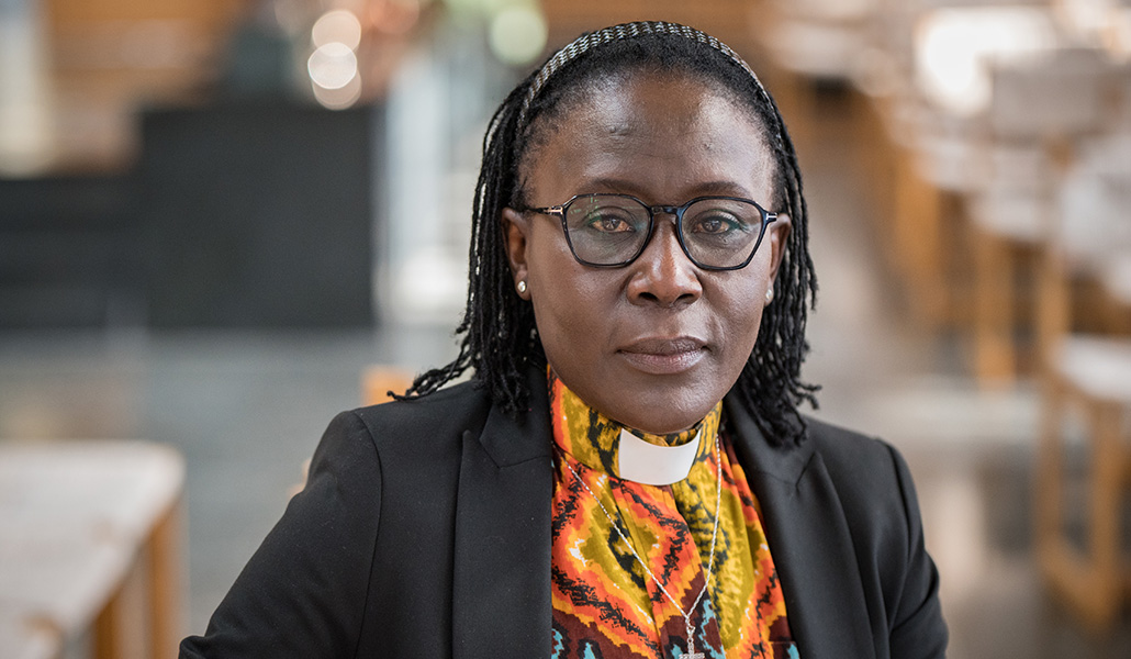 La reverenda Nalwamba destaca el papel de las mujeres como tejedoras de paz