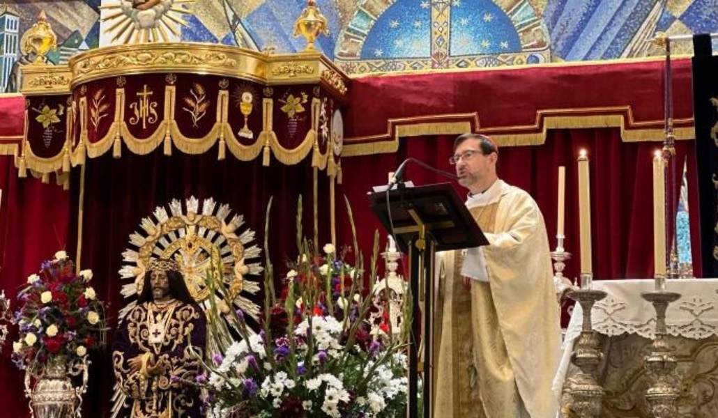 El cardenal José Cobo en la basílica de Jesús de Medinaceli