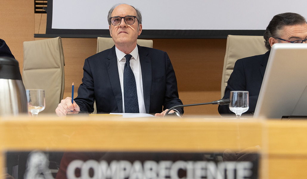 El Defensor del Pueblo, Ángel Gabilondo, durante su comparecencia