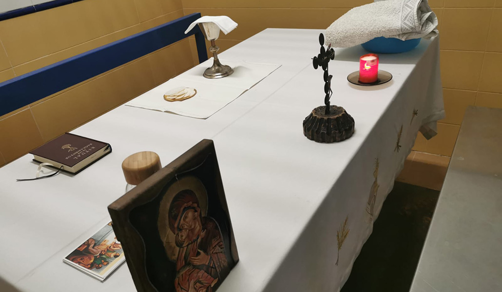 Imagen del altar del CIE de Aluche