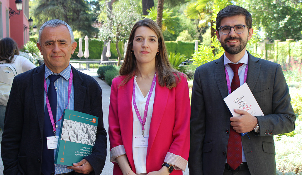 Fernando Giménez Barriocanal, Ester Martín y José María Albalad durante las 'Jornadas sobre economía, sostenimiento y transparencia'