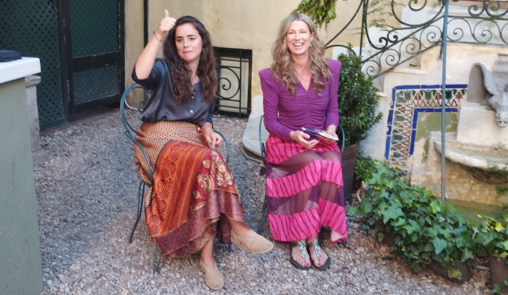 Carlota Valenzuela y Anne Igartiburu durante la presentación de 'El Vía Crucis de las mujeres'