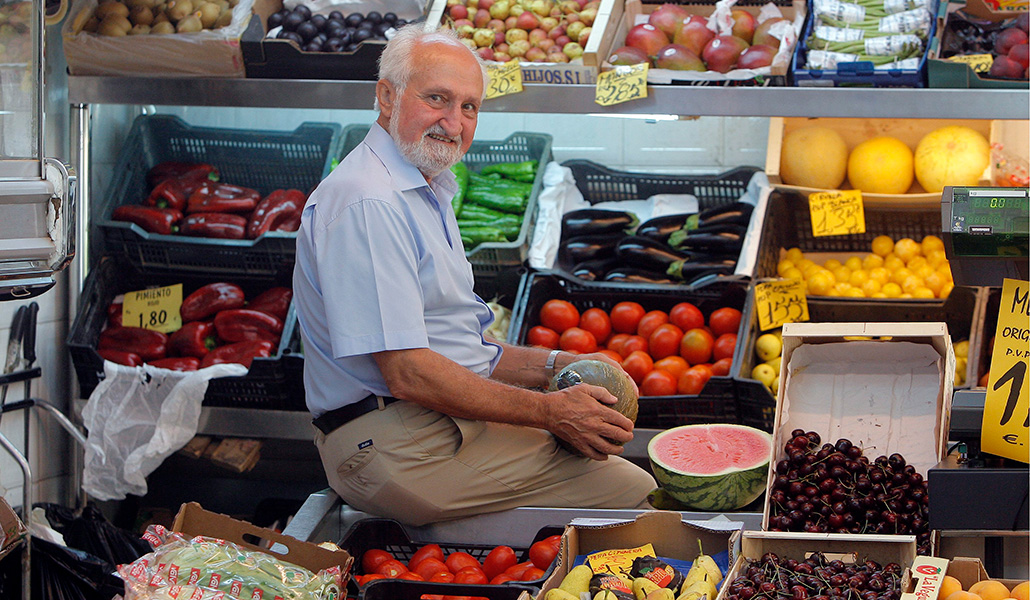 José Esquinas ha trabajado 30 años en la FAO. Propone la «agricultura de cercanía» contra el despilfarro.