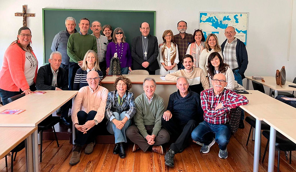 Laicos y capellanes de pastoral penitenciaria con el arzobispo de Pamplona el pasado 18 de mayo