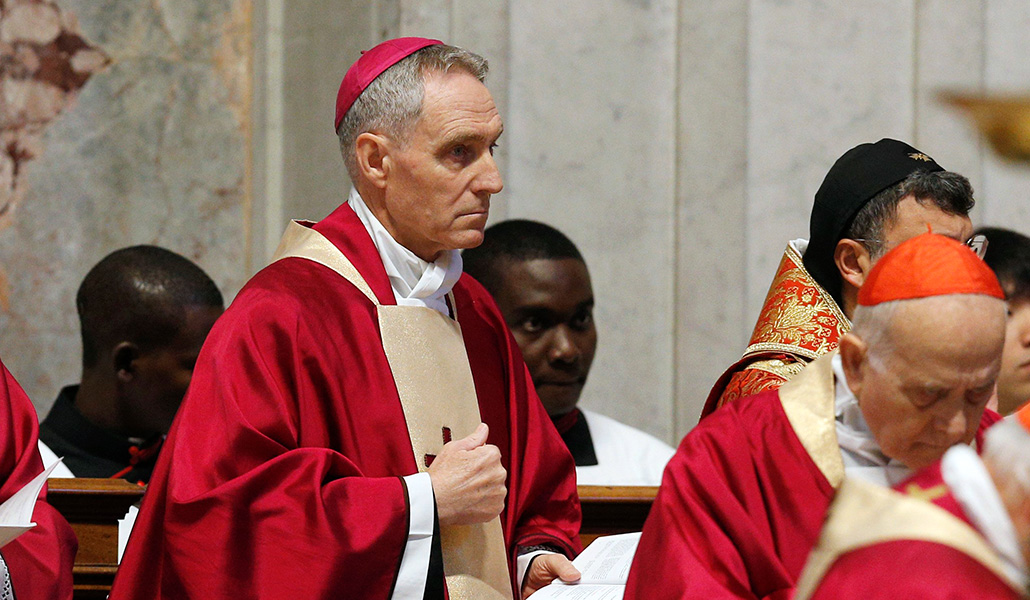 El arzobispo Georg Gänswein en la basílica de san Pedro del Vaticano en 2023