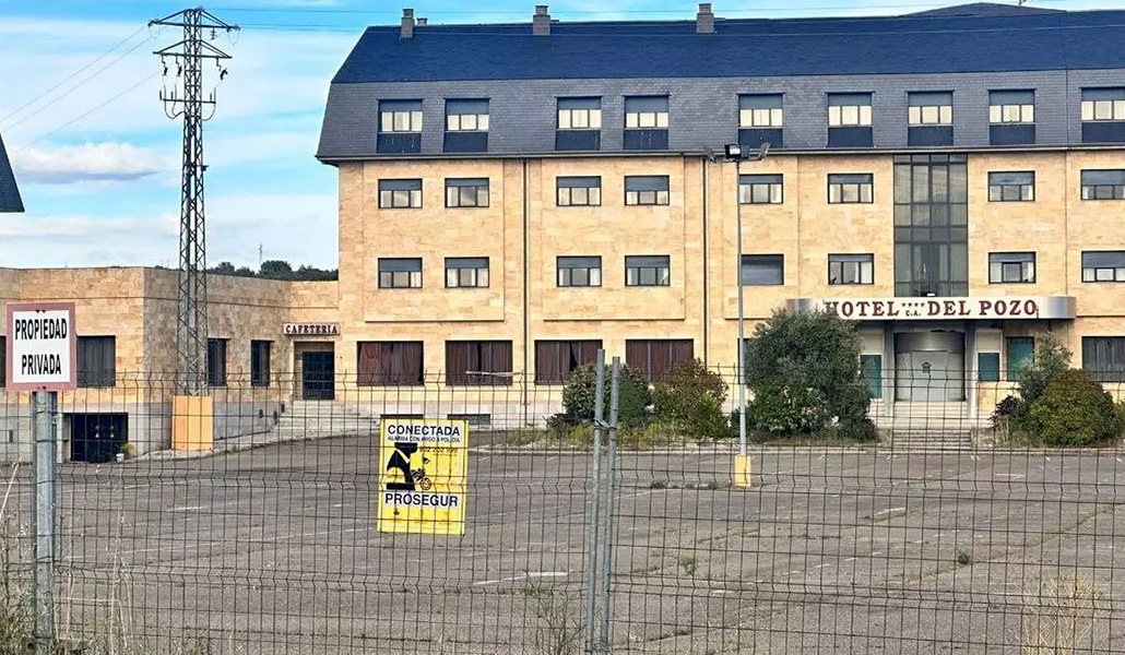 Exterior del edificio donde se abrirá el centro de acogida temporal para migrantes