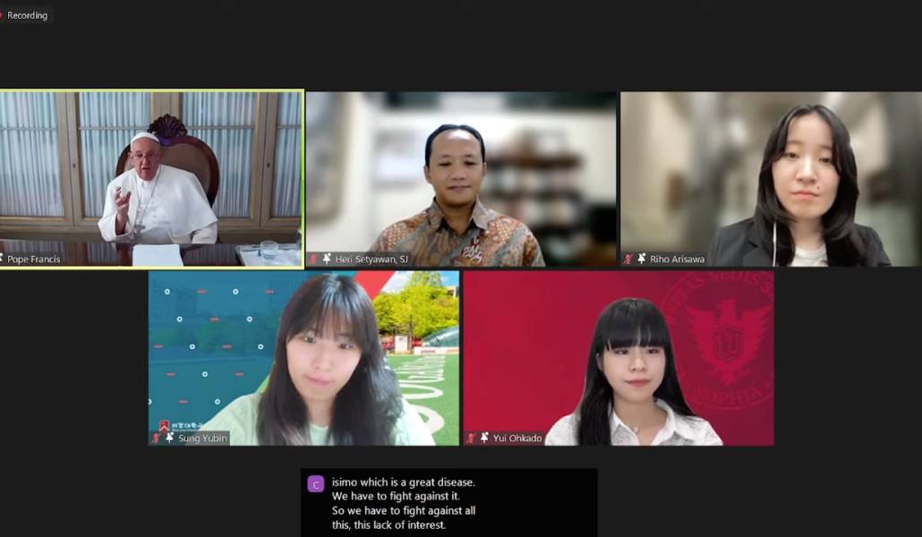 El Papa Francisco con estudiantes de Asia Pacífico