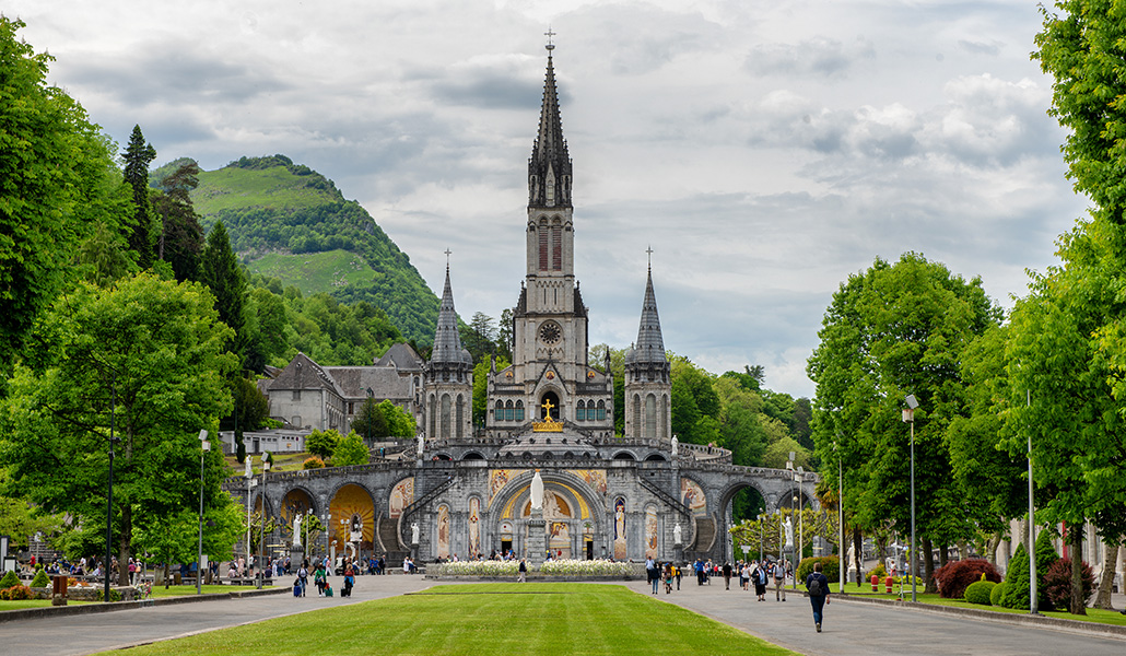 Santuario mariano de Lourdes en Francia