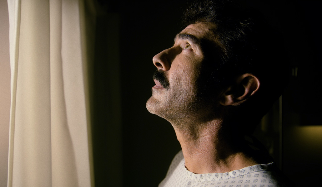 El documental recoge testimonios muy diversos de personas con experiencias cercanas a la muerte