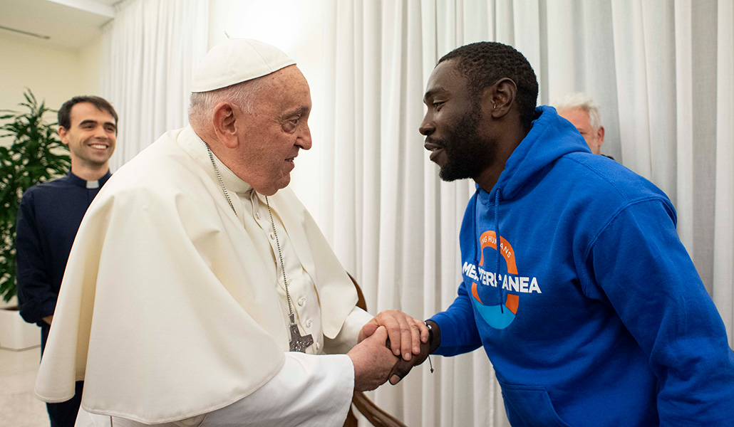 Francisco con Pato en la Casa Santa Marta el 17 de noviembre de 2023