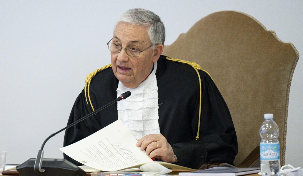 El presidente del Tribunal del Estado Ciudad del Vaticano, Giuseppe Pignatone, durante el proceso en el Vaticano por la compra del inmueble de Londres