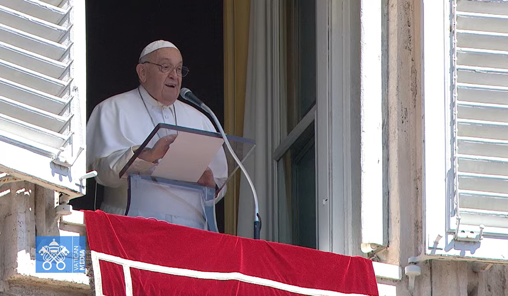 El Papa Francisco en el balcón del Palacio Apostólico