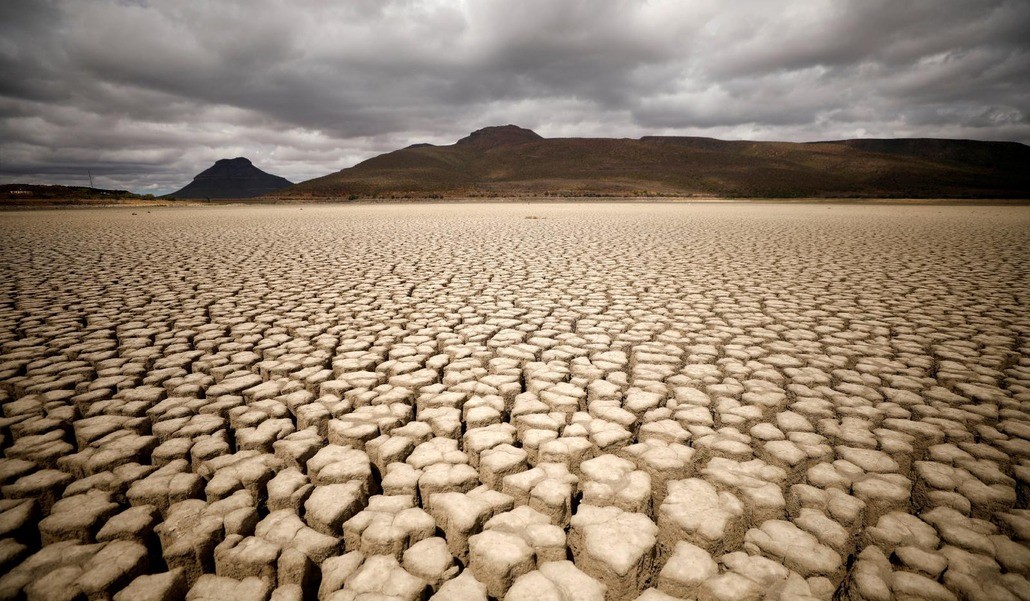 Un embalse totalmente seco en Sudáfrica