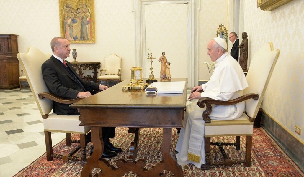 El Papa y el mandatario turco durante un encuentro en 2018