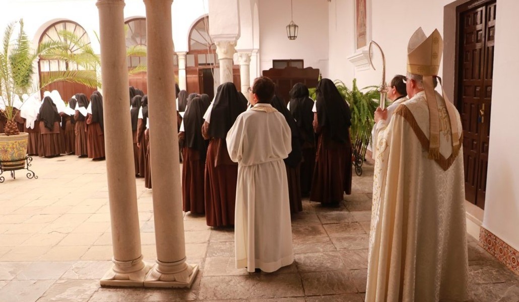 La procesión del traslado de los restos