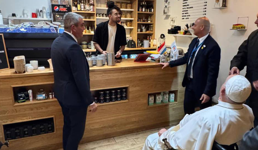 Francisco se escapó a tomar un café después de comer