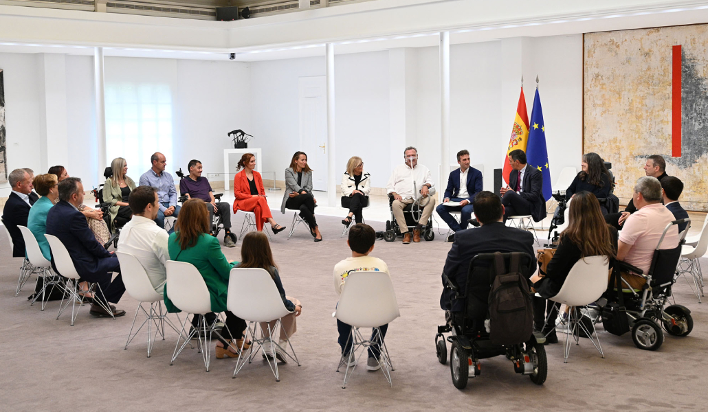 Un momento de la recepción de Sánchez a los enfermos de ELA