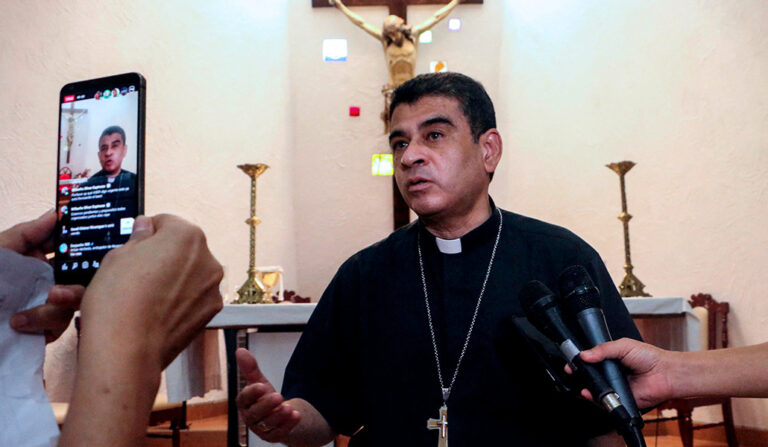 Álvarez, obispo de las diócesis de Matagalpa, es uno de los religiosos más populares e influyentes de Nicaragua