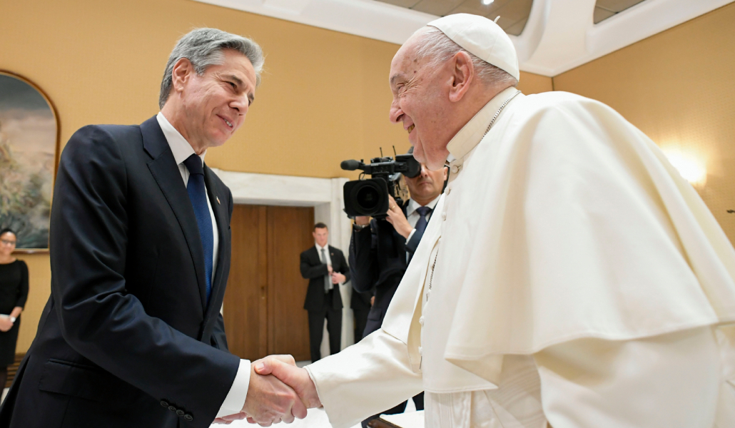 Blinken saluda al Papa