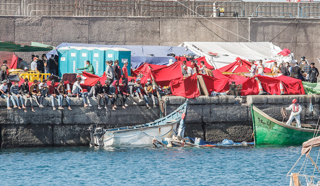 Al muelle de Arguineguín llegaban migrantes preguntando por familiares desaparecidos