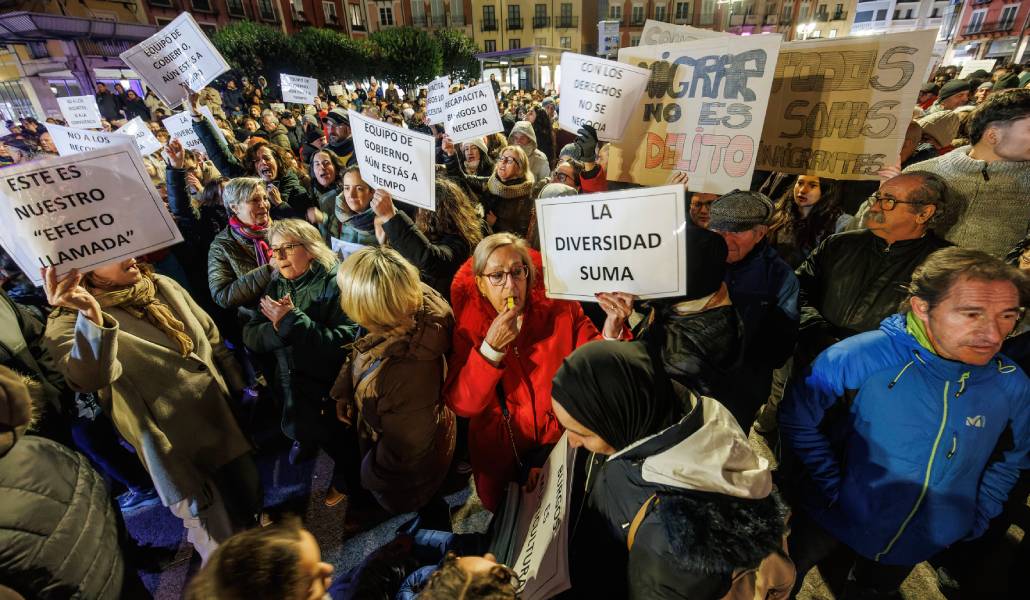 5.000 personas se manifestaron en la Plaza Mayor de Burgos