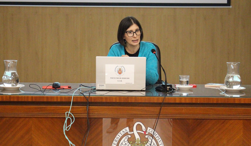Sara Degli-Esposti en la Universidad Complutense de Madrid durante el ciclo Aula Veritatis Splendor