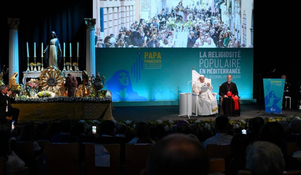 El Papa Francisco durante su primer discurso este domingo