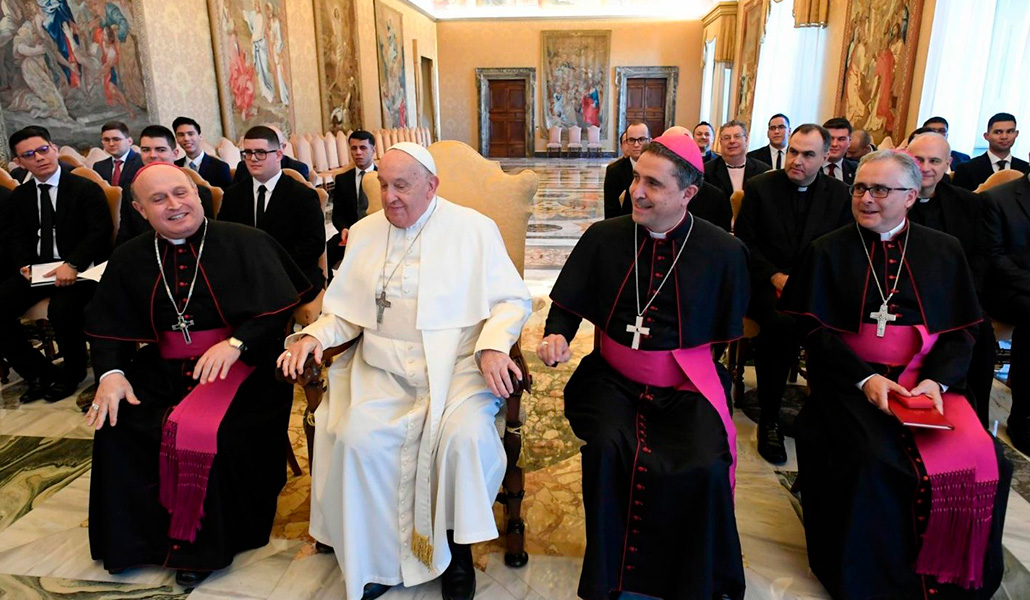 El Papa en un momento de la audiencia esta mañana en la sala del Consistorio en el Palacio Apostólico del Vaticano