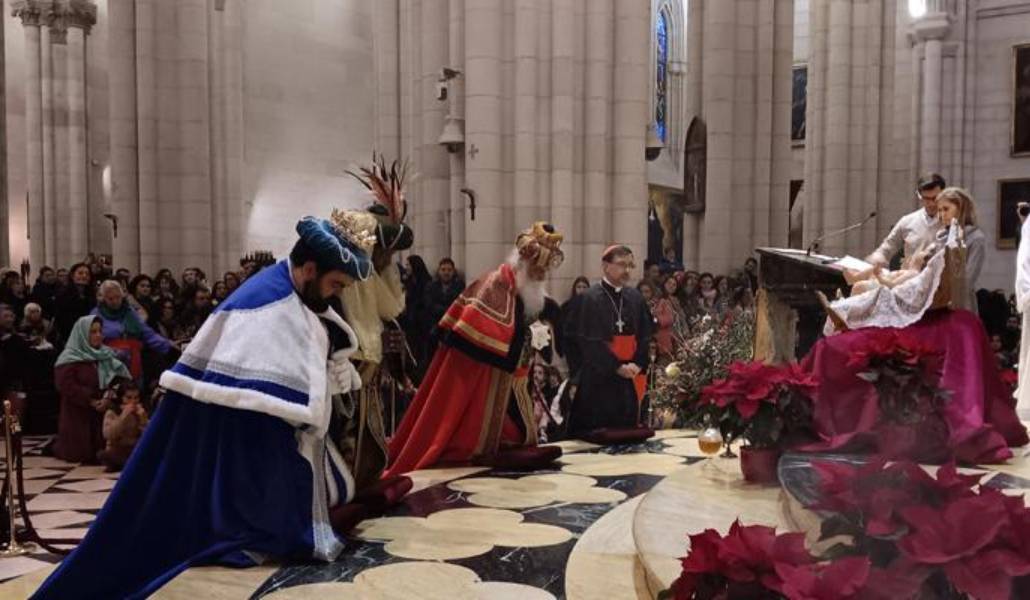 Visita de los Reyes Magos a la catedral de la Almudena