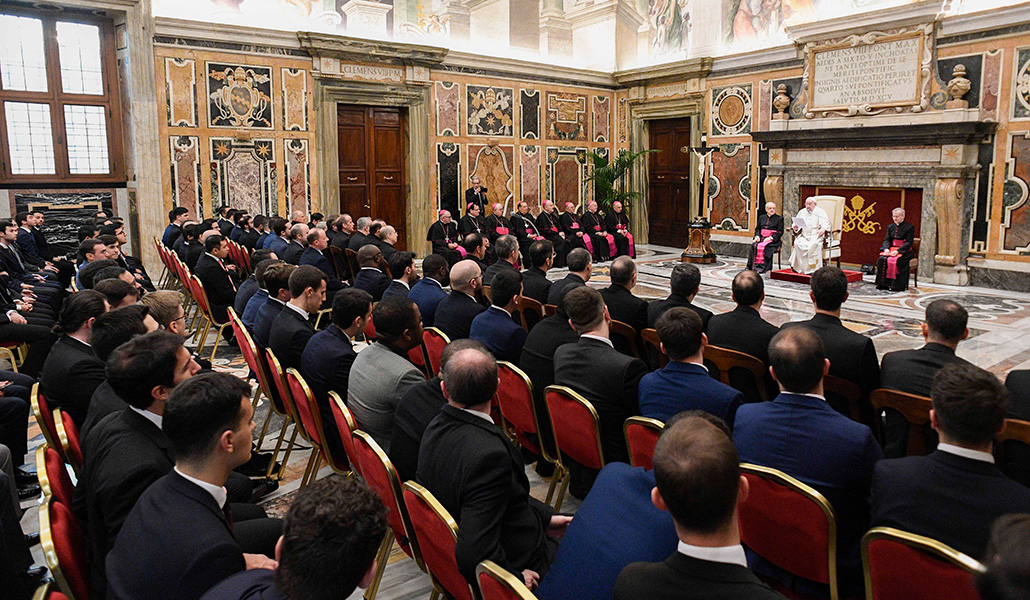 Francisco durante el encuentro con los seminaristas