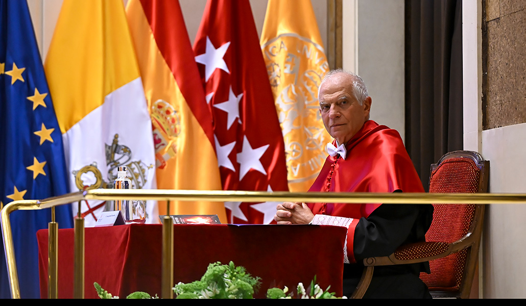 Borrell durante el acto de investidura