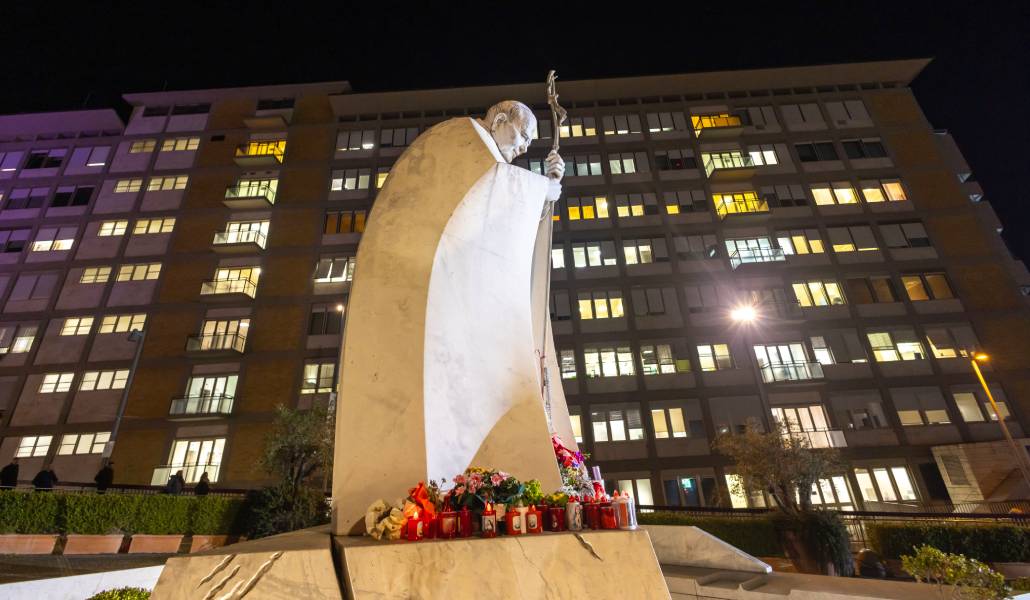 Exterior del hospital Gemelli de Roma, donde se encuentra ingresado el Papa Francisco desde el 14 de febrero