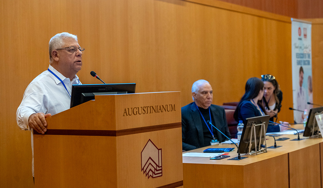 Paredes en el encuentro promovido por Somos Community Care en Roma, tras el que se reunieron con el Papa