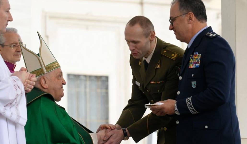 Misa en la plaza de San Pedro con motivo del Jubileo de las Fuerzas Armadas, de la Policía y del Personal de Seguridad