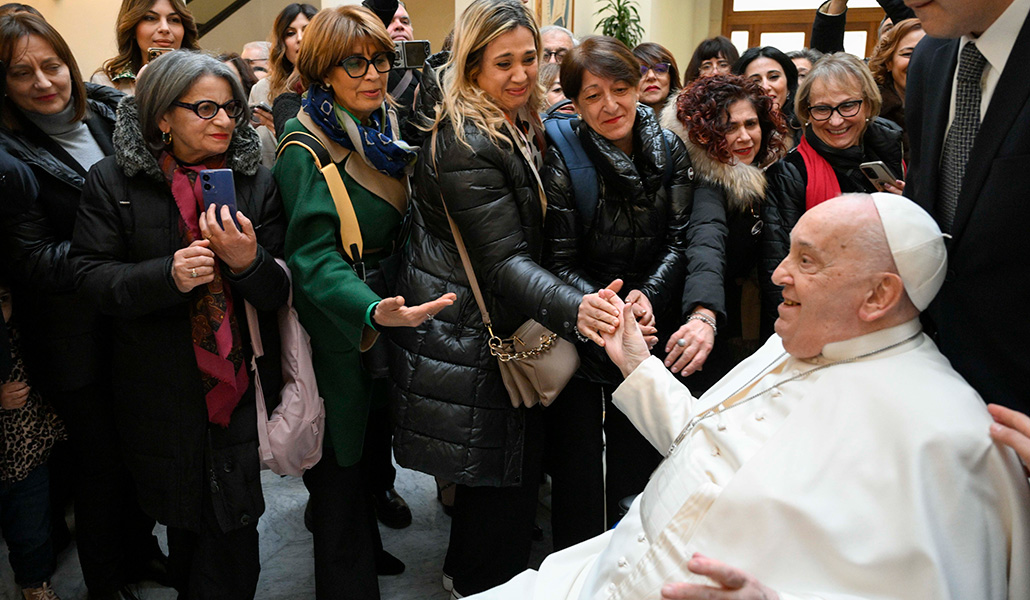 El Papa Francisco con matronas italianas el pasado jueves en Casa Santa Marta