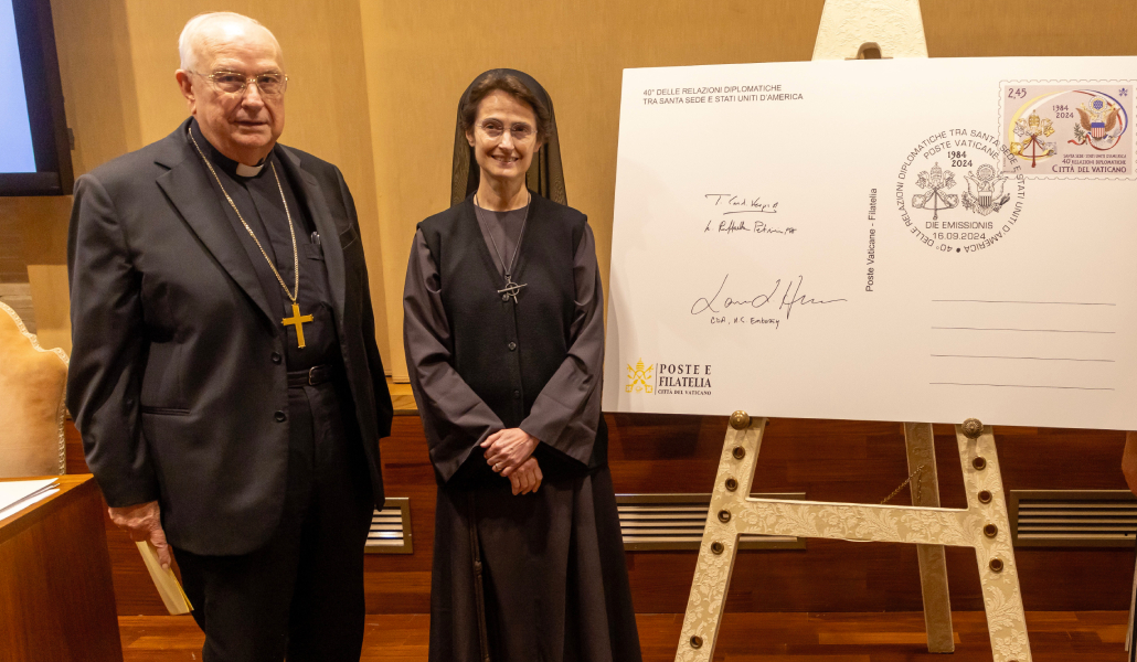 Petrini y su antecesor, el cardenal español Fernando Vérgez