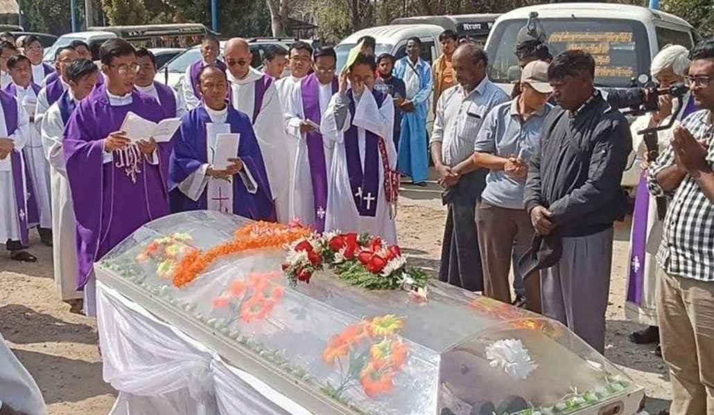 Funeral del padre Ye Naing Win