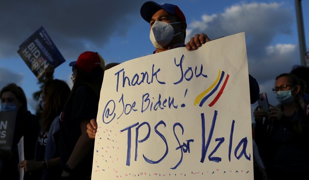 Manifestación en Florida para celebrar la concesión del TPS decretada por Biden en 2021