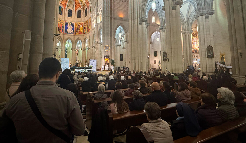 Un momento de la vigilia de oración