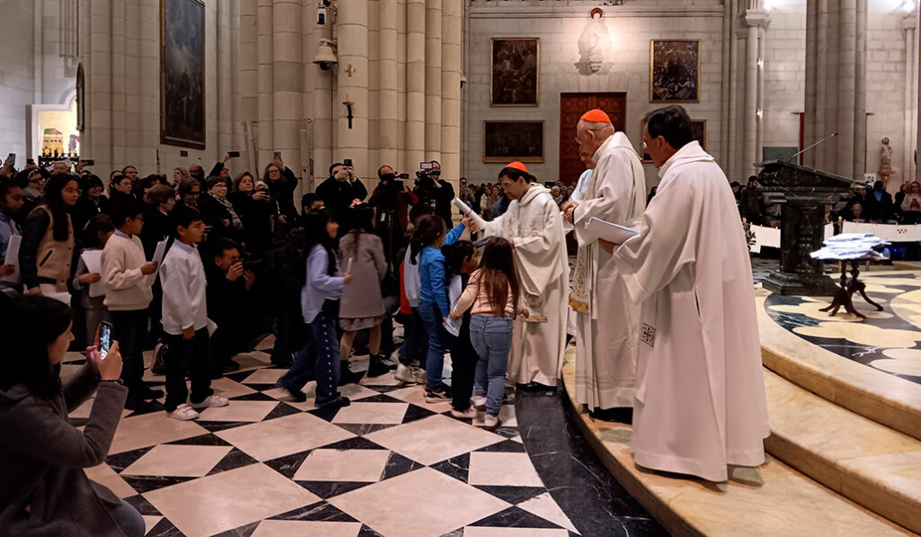 Un momento de la vigilia de oración